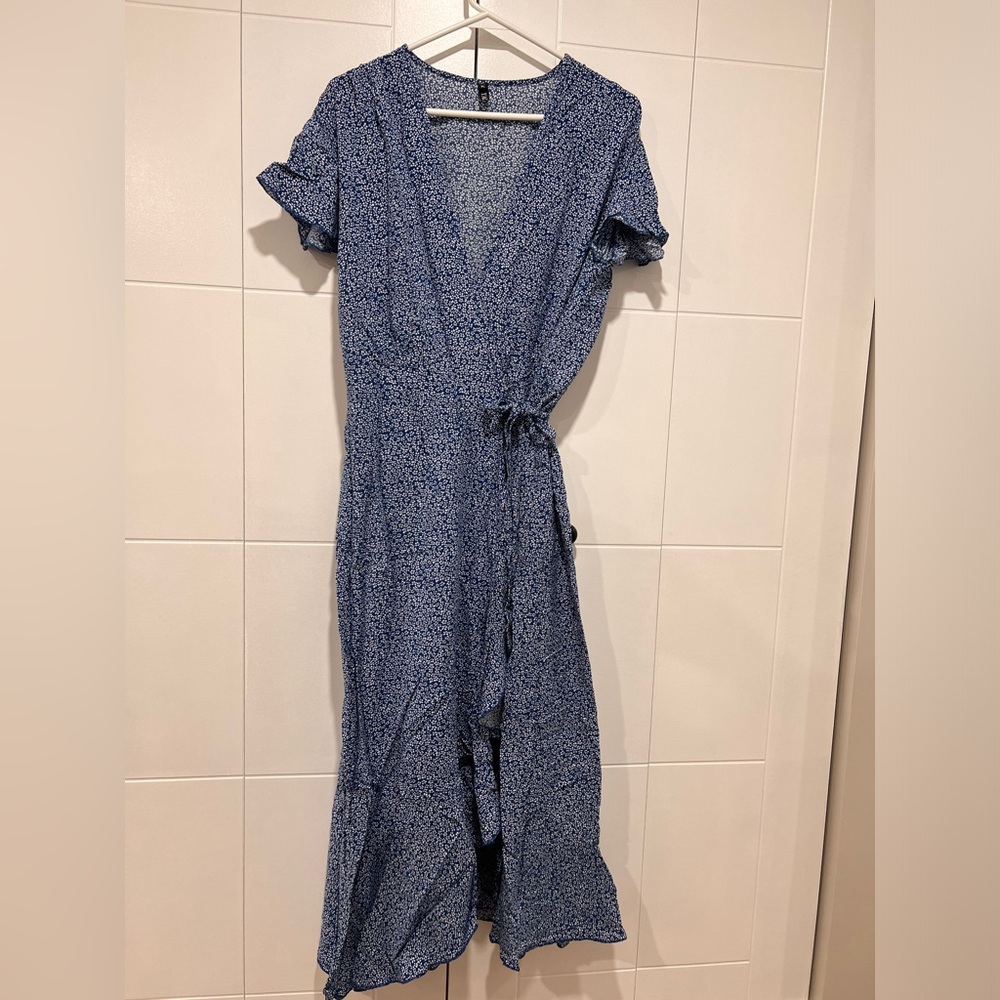 Yacun Navy Floral Dress